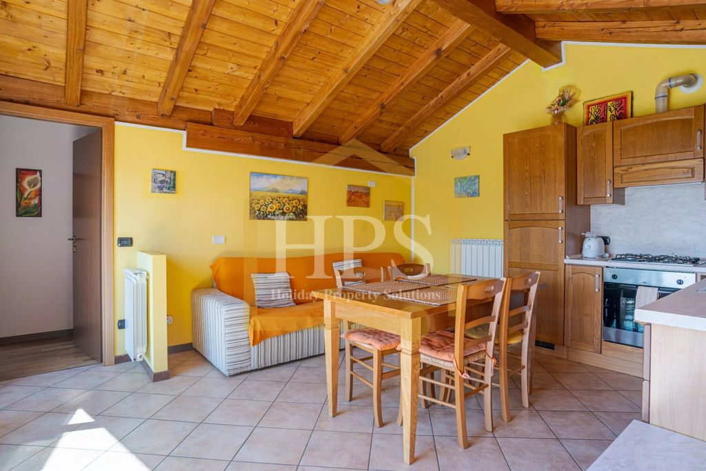 Property photo 3 of 24 The Lake Como Villa- Borgo Alla Sorgente -Appartamento Rododendr