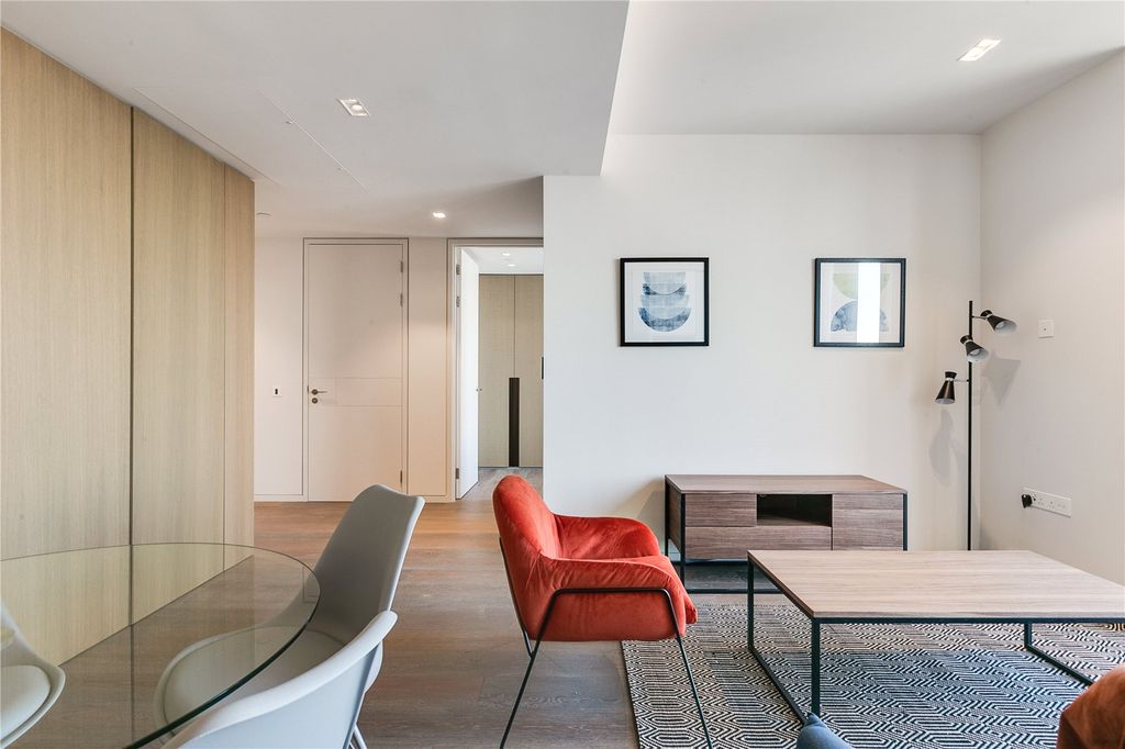 Property photo 3 of 12 Kitchen/Reception