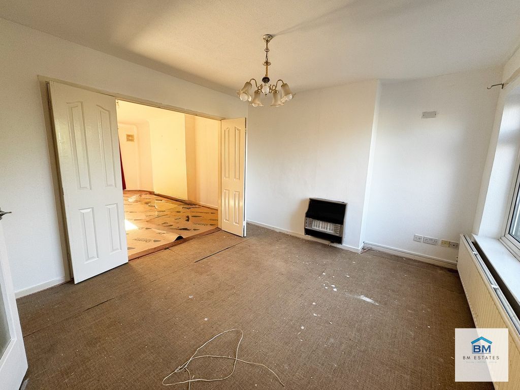 Property photo 3 of 10 Photo 3