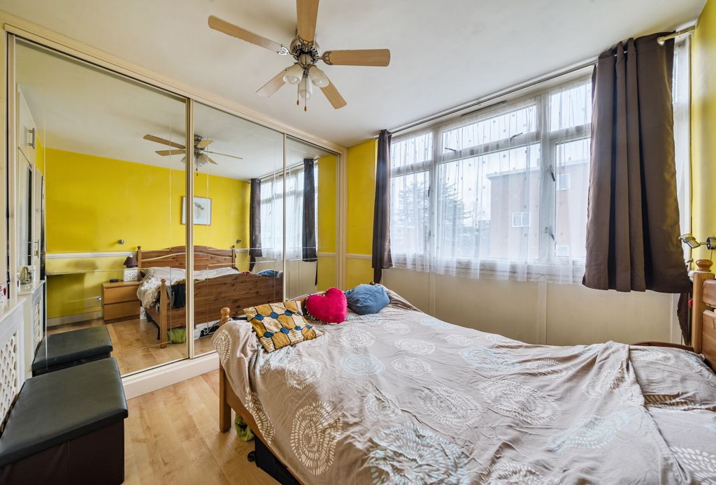 Property photo 3 of 8 1417680-1-69989F3...