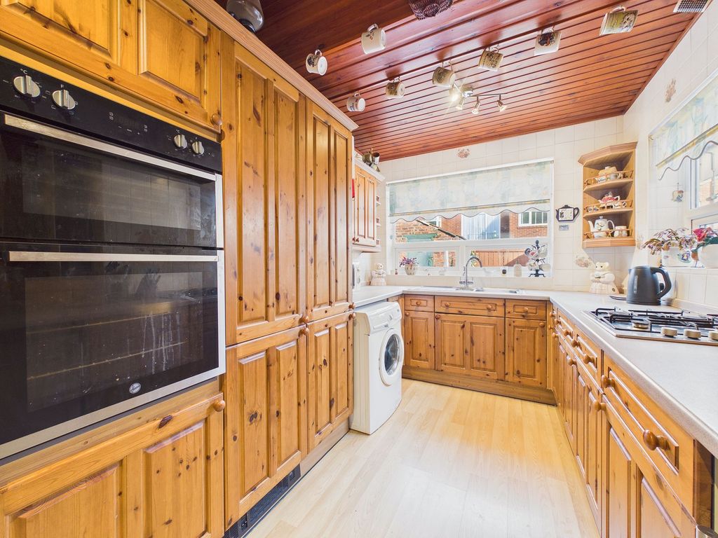 Property photo 3 of 13 Kitchen