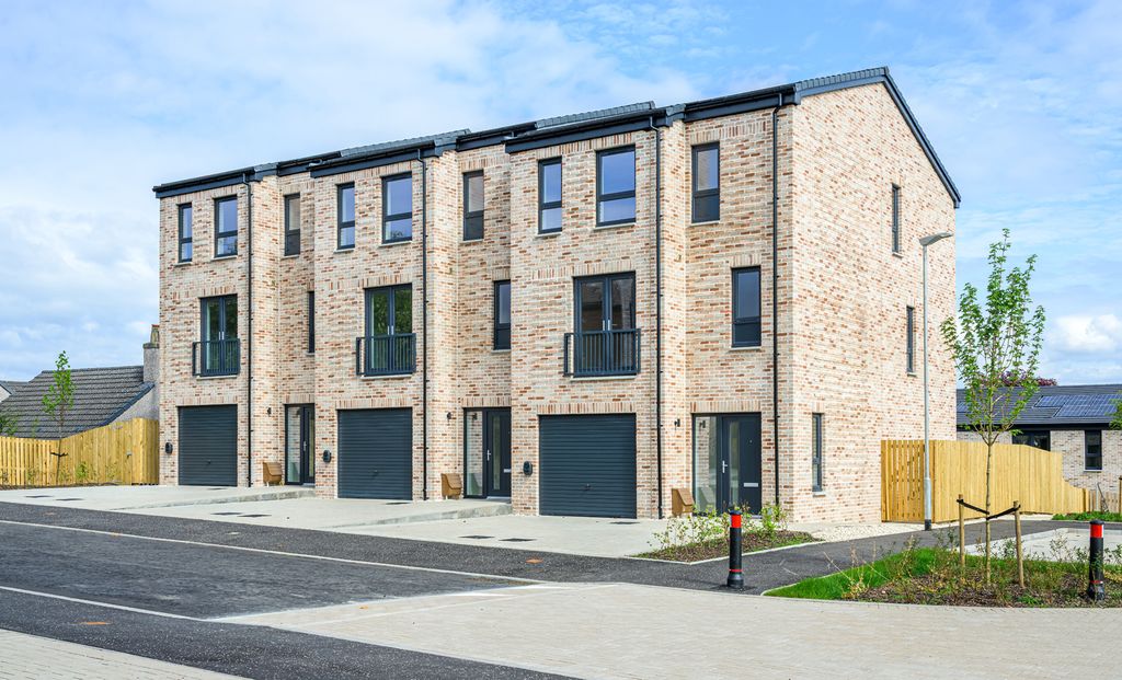 Property photo 1 of 21