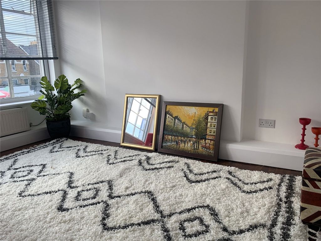 Property photo 3 of 16 Picture No. 22
