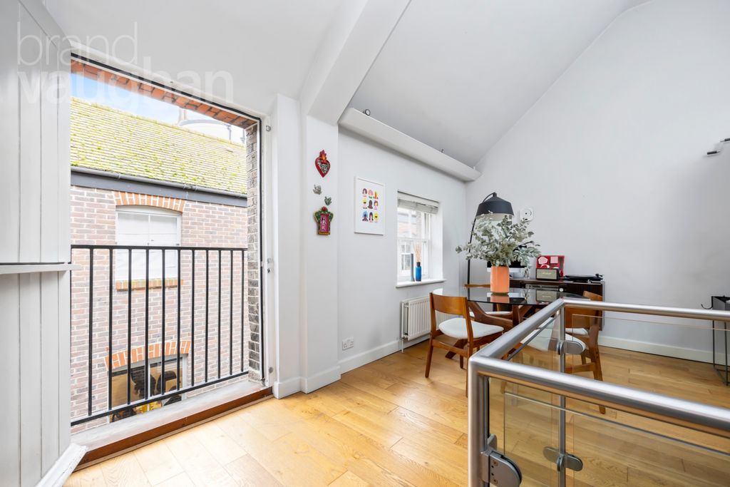 Property photo 3 of 22 Picture No. 04