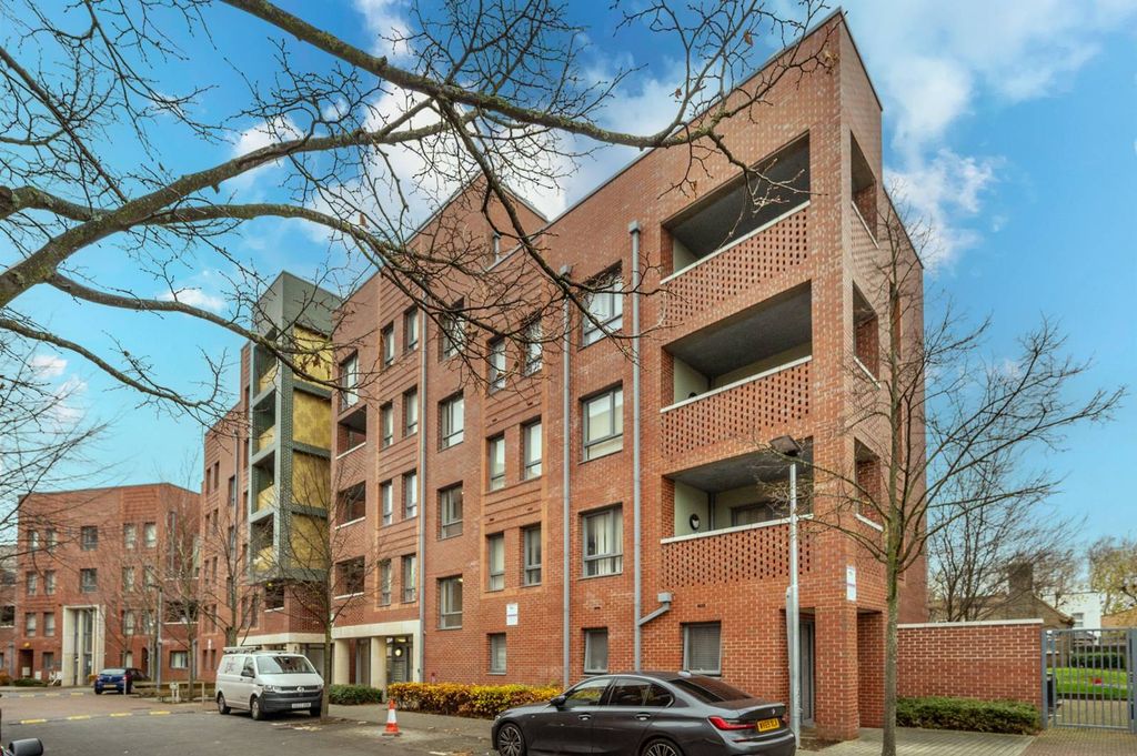 Property photo 2 of 11