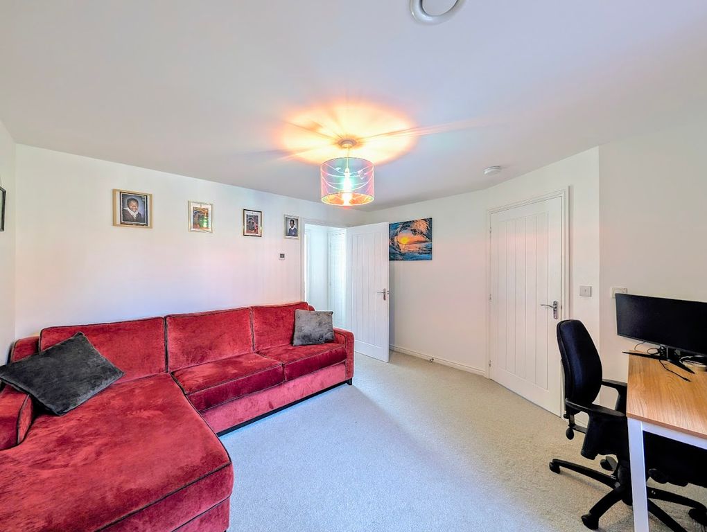 Property photo 3 of 17