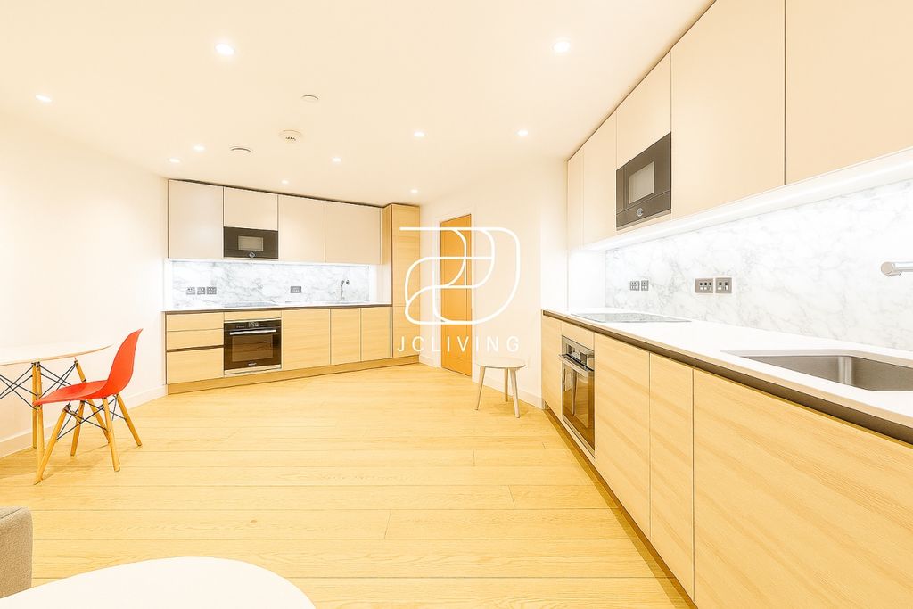 Property photo 2 of 6 Designer (8)