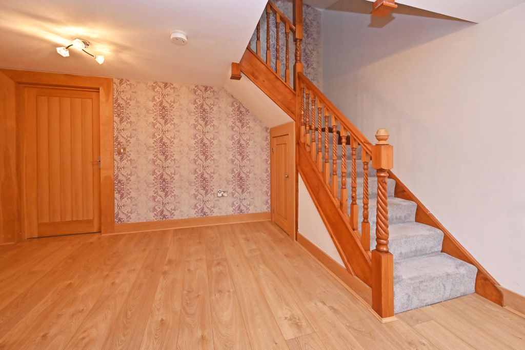 Property photo 2 of 18 Rhm_8330