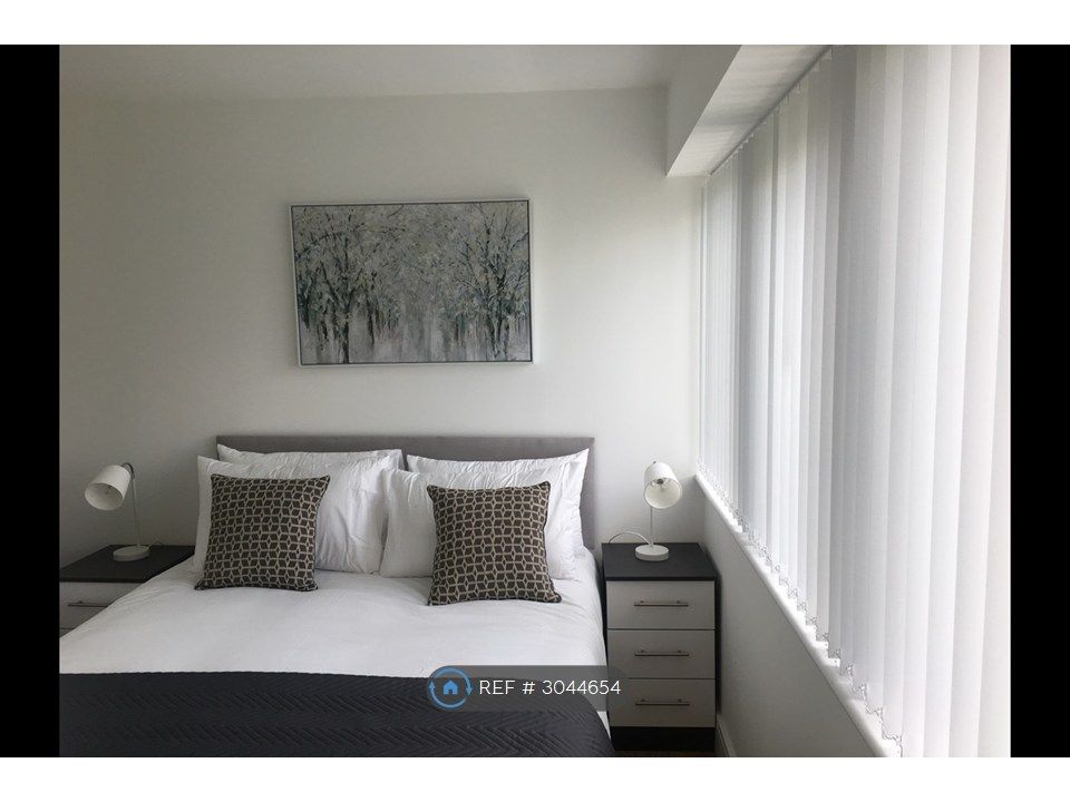 Property photo 1 of 14 Master Bedroom