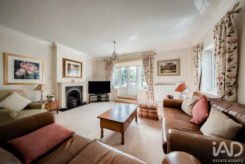 Property photo 3 of 46