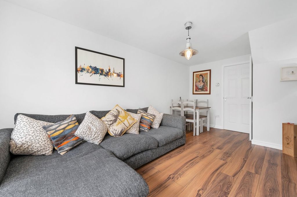 Property photo 3 of 26