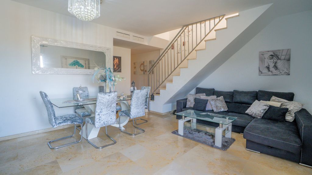 Property photo 2 of 18 Photo 1