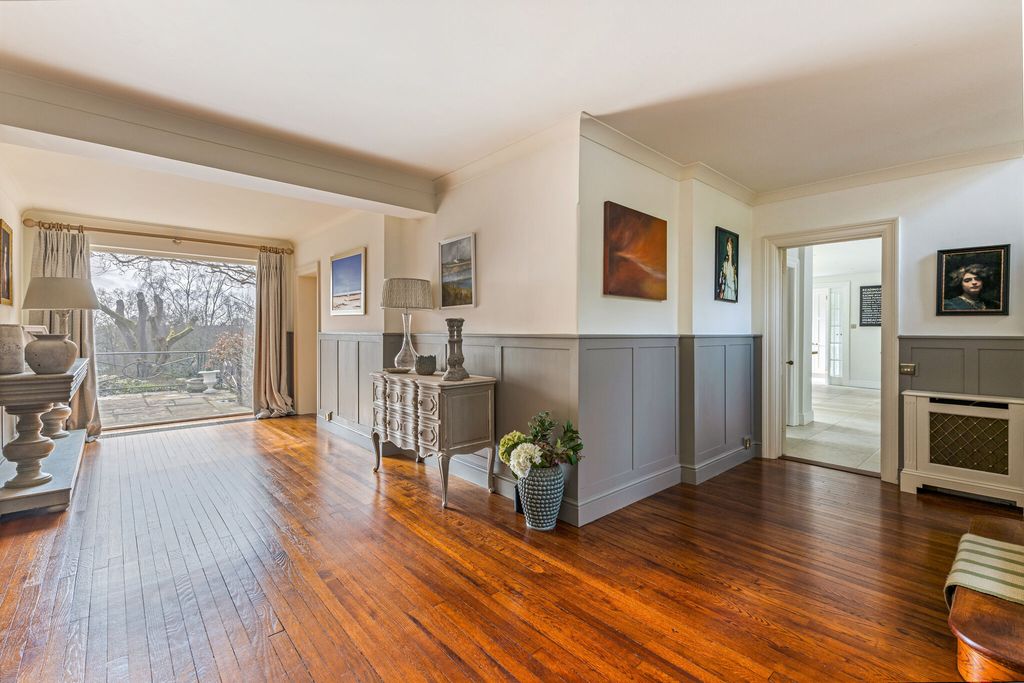 Property photo 2 of 35