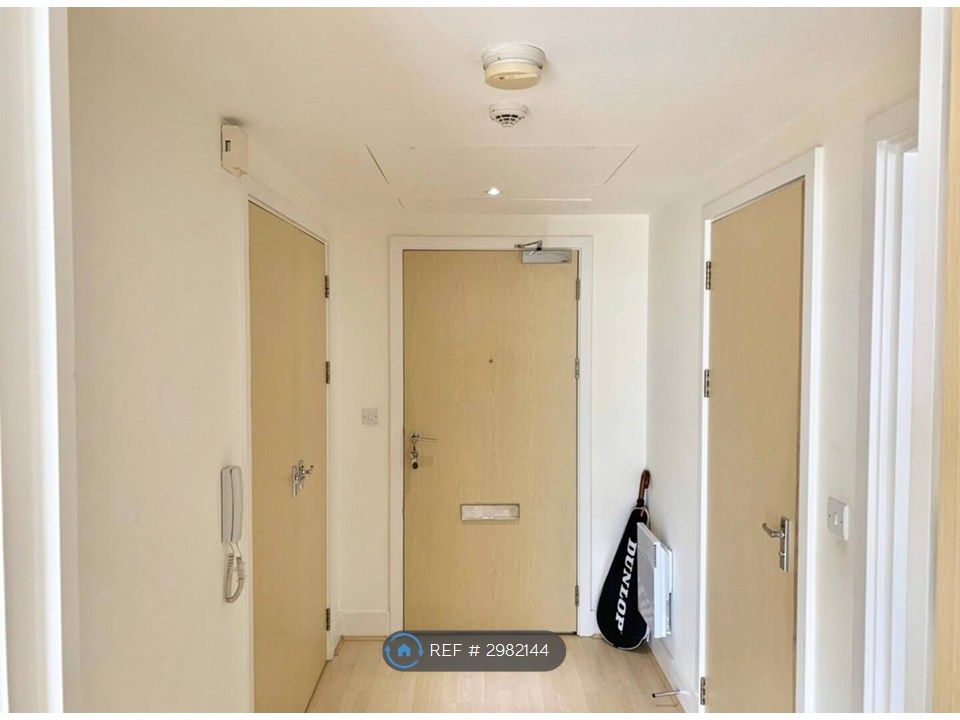 Property photo 2 of 6 Entrance