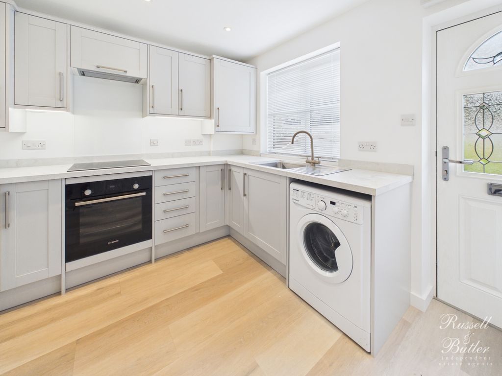 Property photo 2 of 9 Cam01995G0-Pr0432-Still011