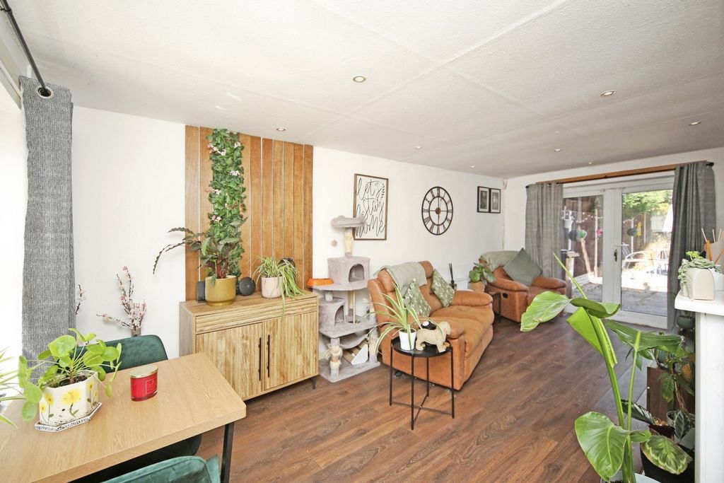 Property photo 3 of 20 Pbox-Img.Jpg