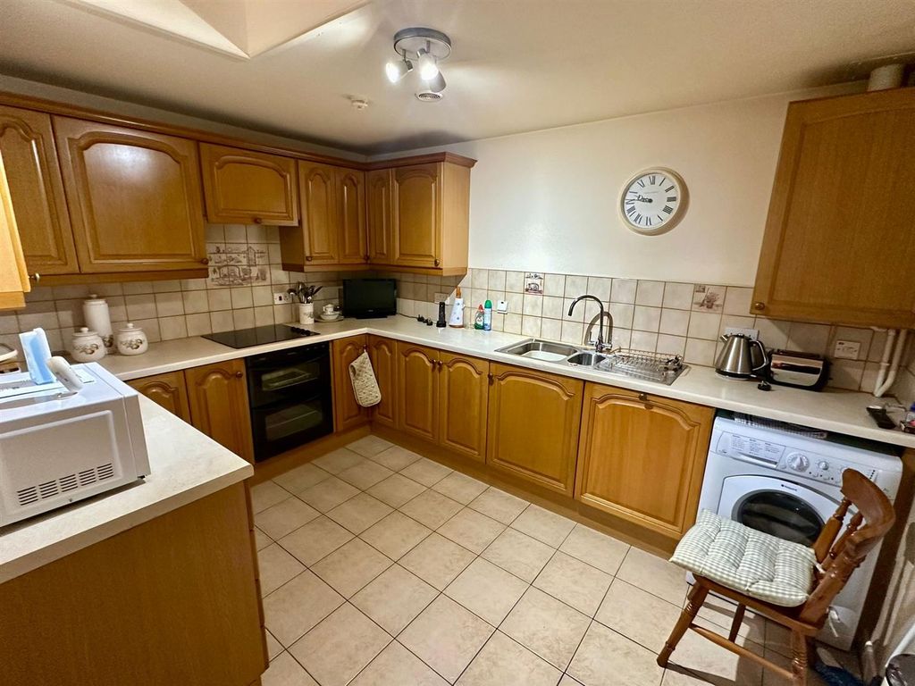 Property photo 3 of 18