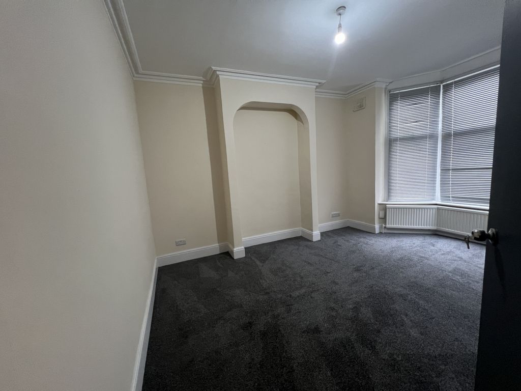 Property photo 2 of 17 Bedroom 1