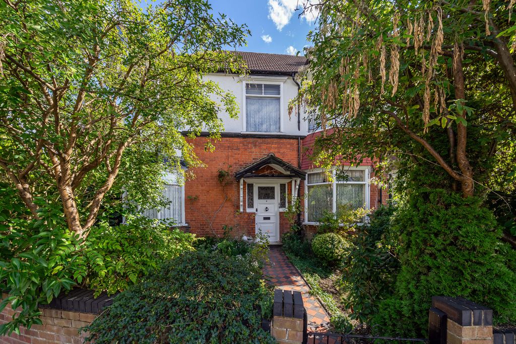 Property photo 1 of 11