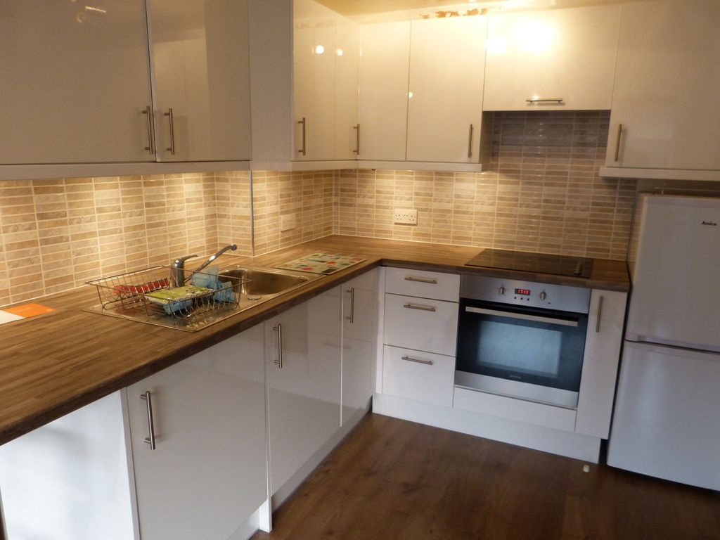 Property photo 3 of 8 Gallery