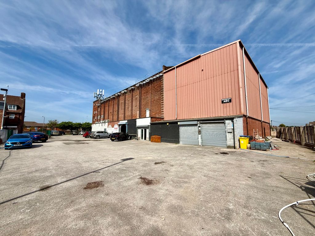 Property photo 1 of 6