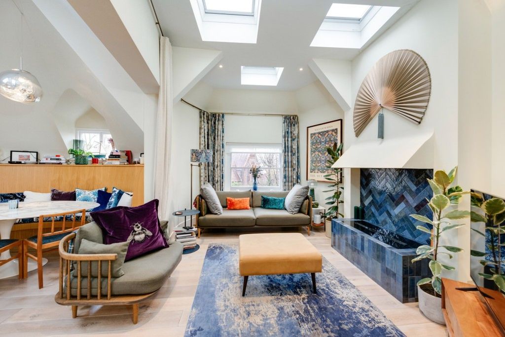 Property photo 1 of 11