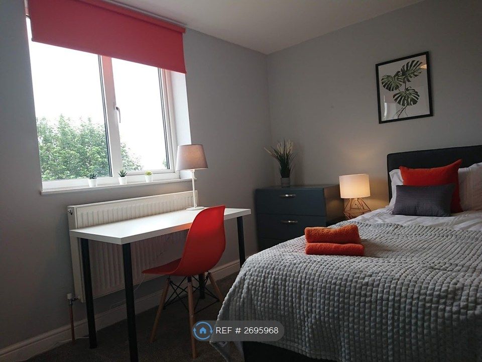 Property photo 1 of 6 Double Bedroom