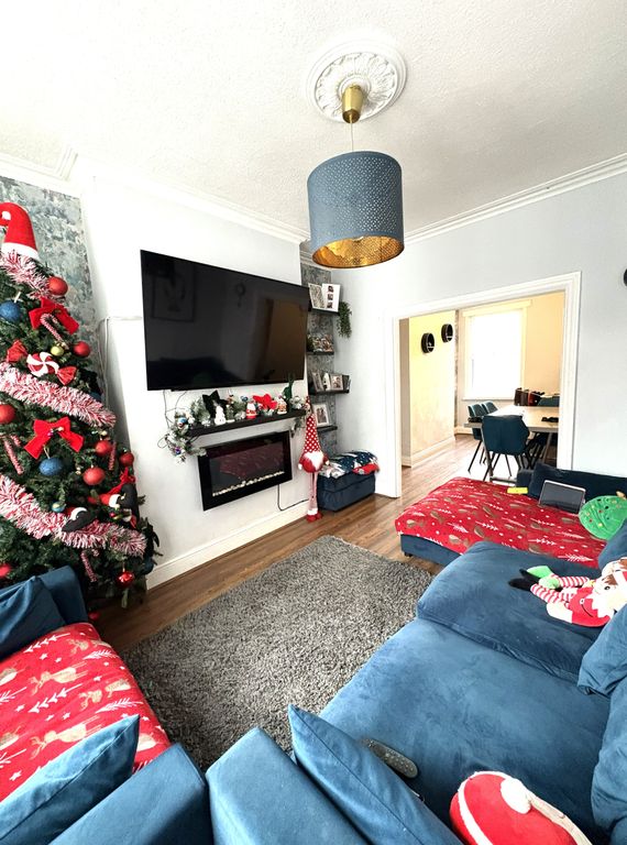 Property photo 2 of 8