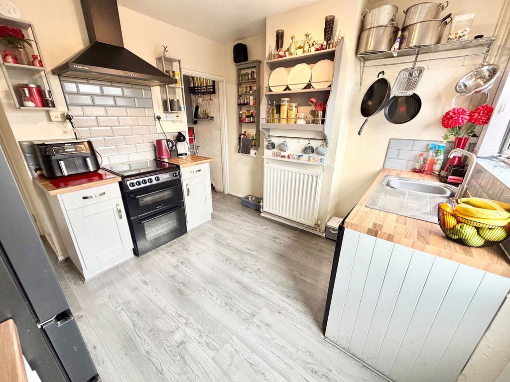 Property photo 2 of 24