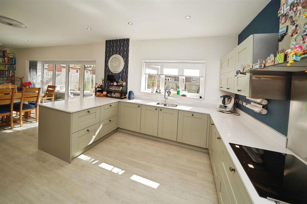 Property photo 2 of 40 Living Dining Kitchen