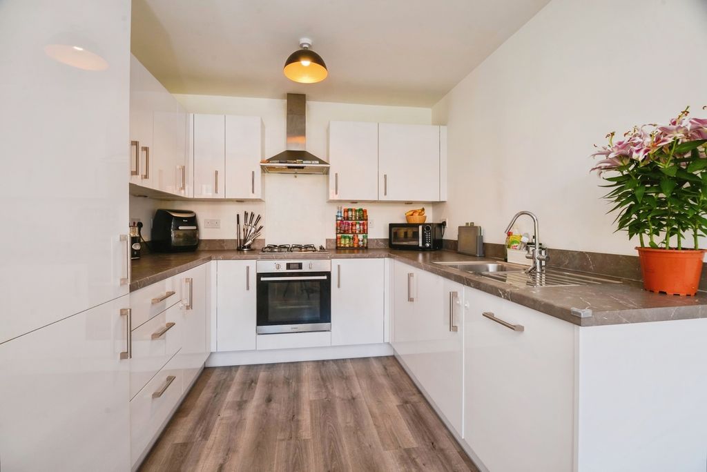 Property photo 2 of 15 Pbox-Img.Jpg