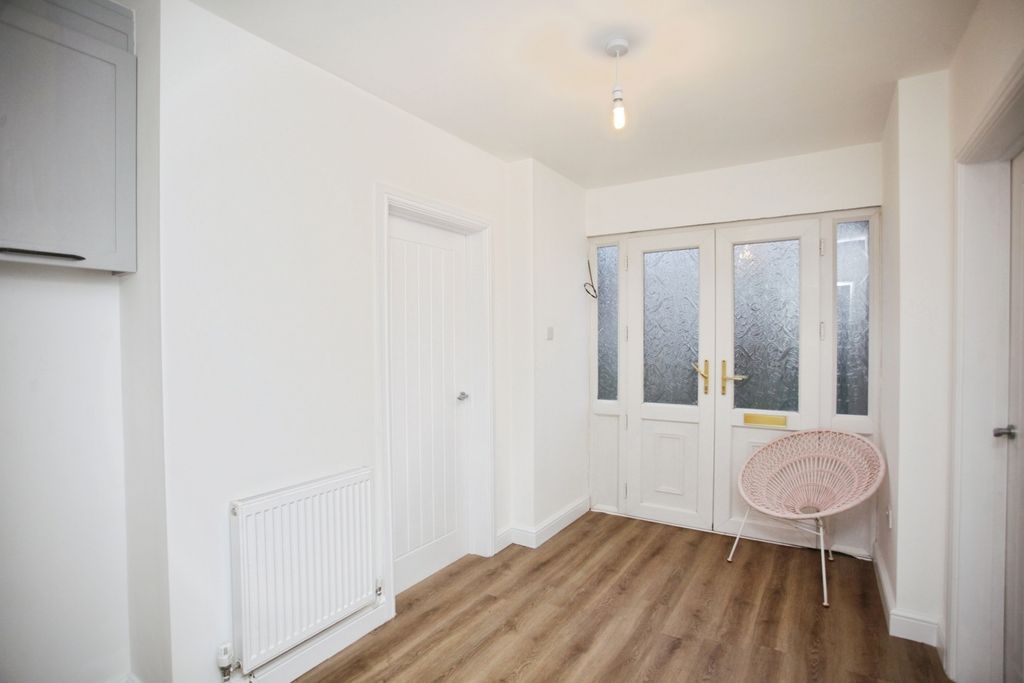 Property photo 2 of 16 Entrance