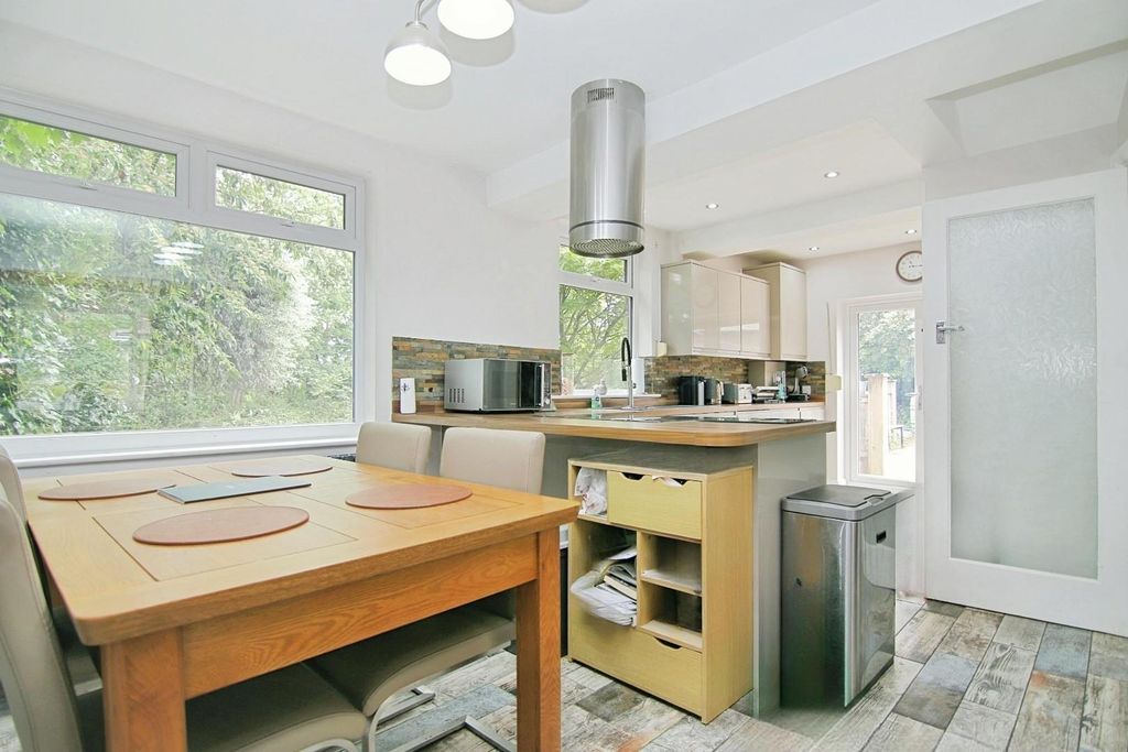 Property photo 3 of 20 Kitchen Diner
