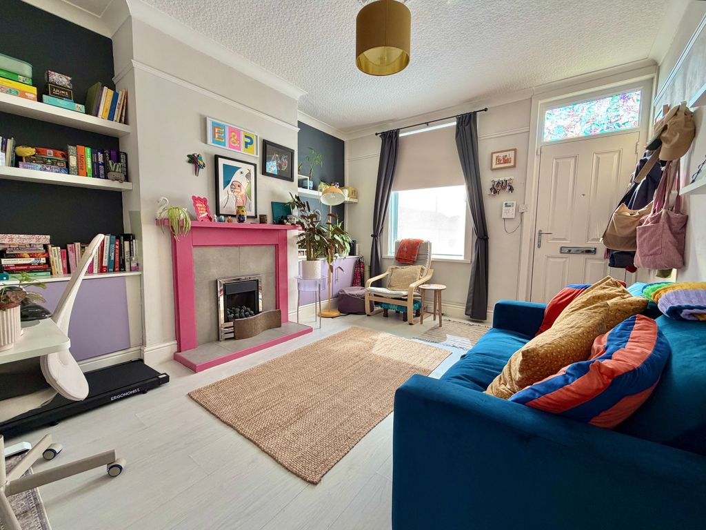 Property photo 2 of 14 Living Room