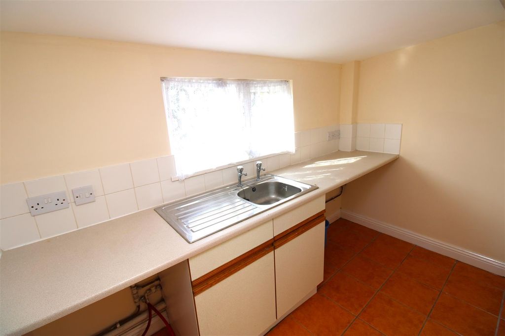 Additional image 6 of 3 bed semi-detached house to rentWillow Brook Road, Corby NN17