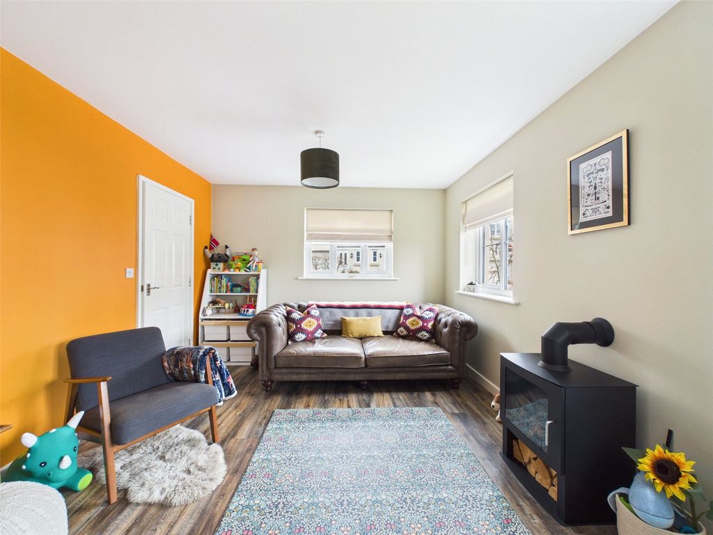 Property photo 3 of 20 Living Room