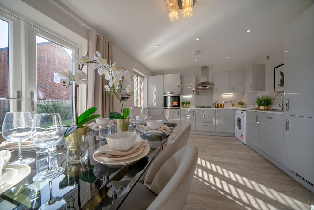 Property photo 3 of 8 The Mayfield - Bishops Park II - Kitchen Diner