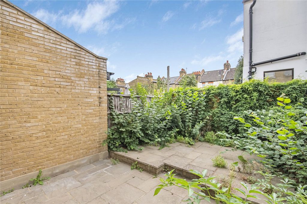 Property photo 2 of 11 Picture No. 13