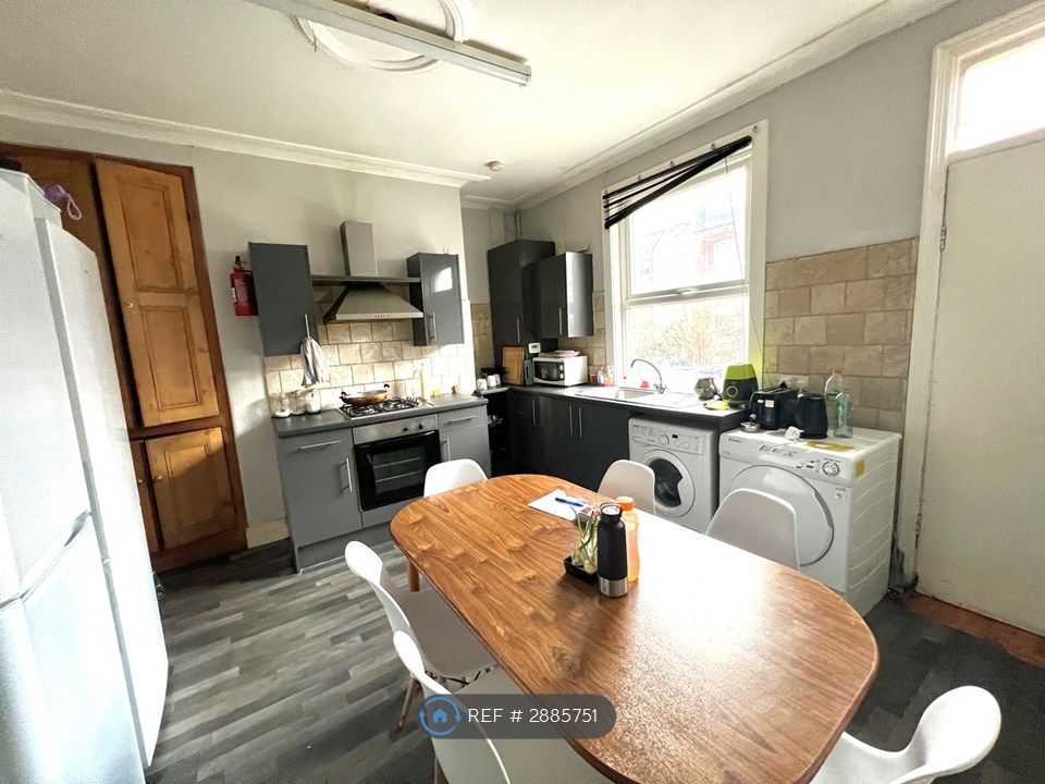 Property photo 1 of 14 Kitchen