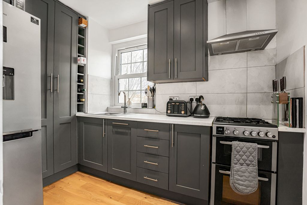 Property photo 3 of 27 Kitchen