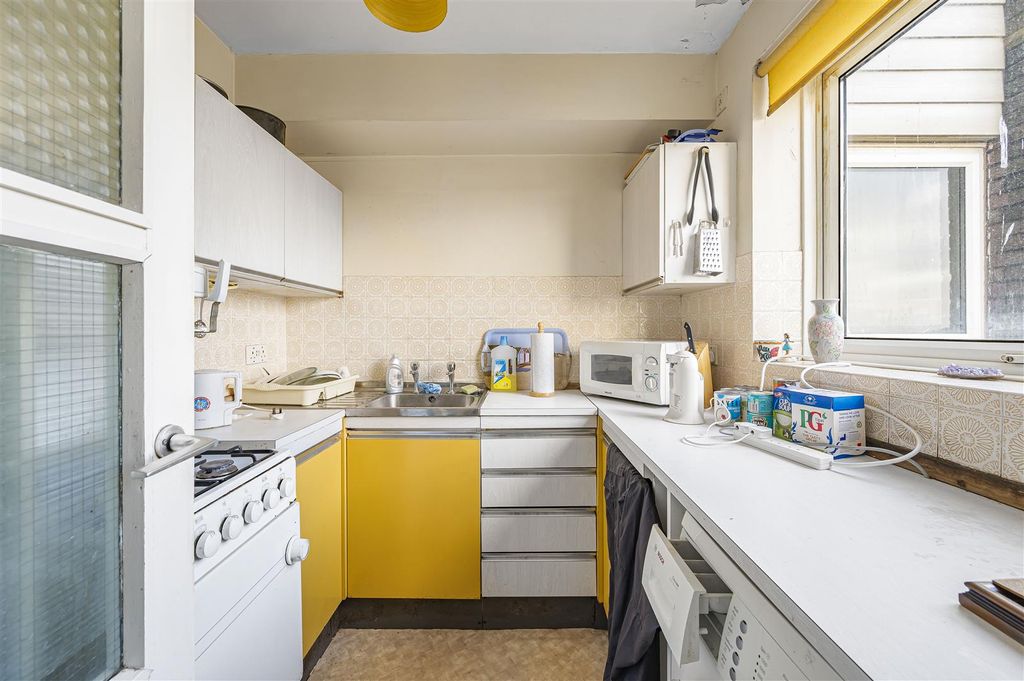 Property photo 3 of 13 Kitchen