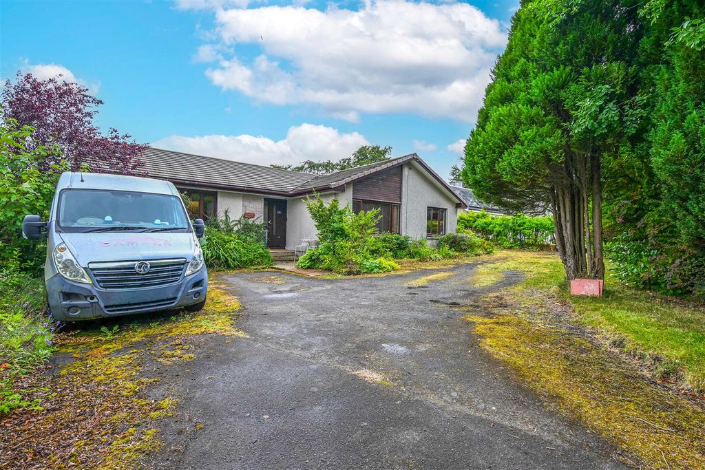 Property photo 1 of 32