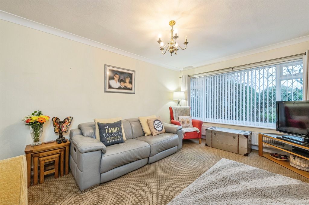 Property photo 3 of 14