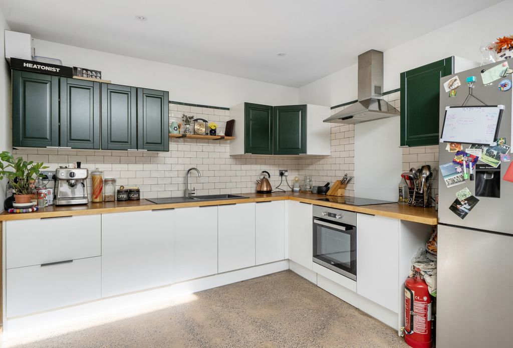 Property photo 2 of 21 1480282-10-6A3Bfe...