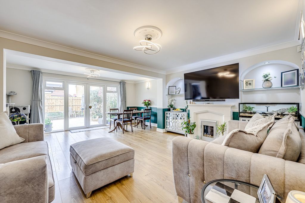 Property photo 2 of 24