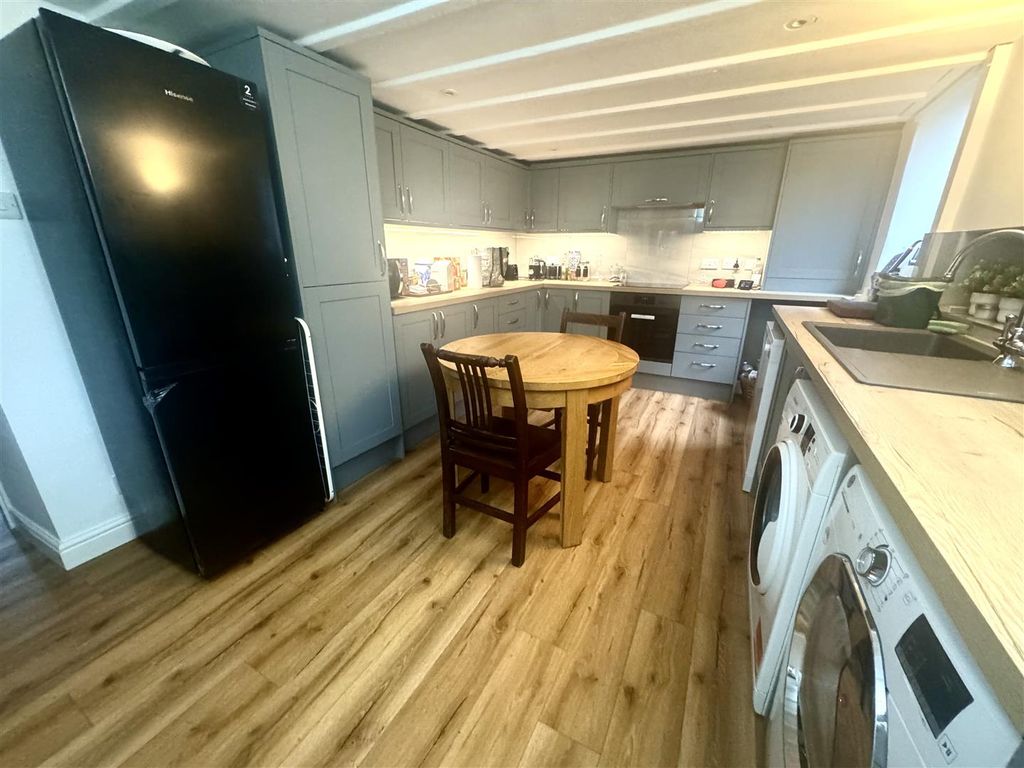 Property photo 3 of 9 Tempimageylni7F.Jpg