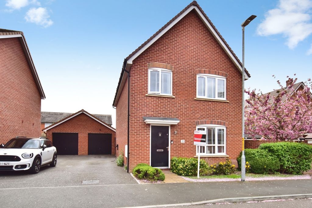 Property photo 1 of 18 Front Aspect