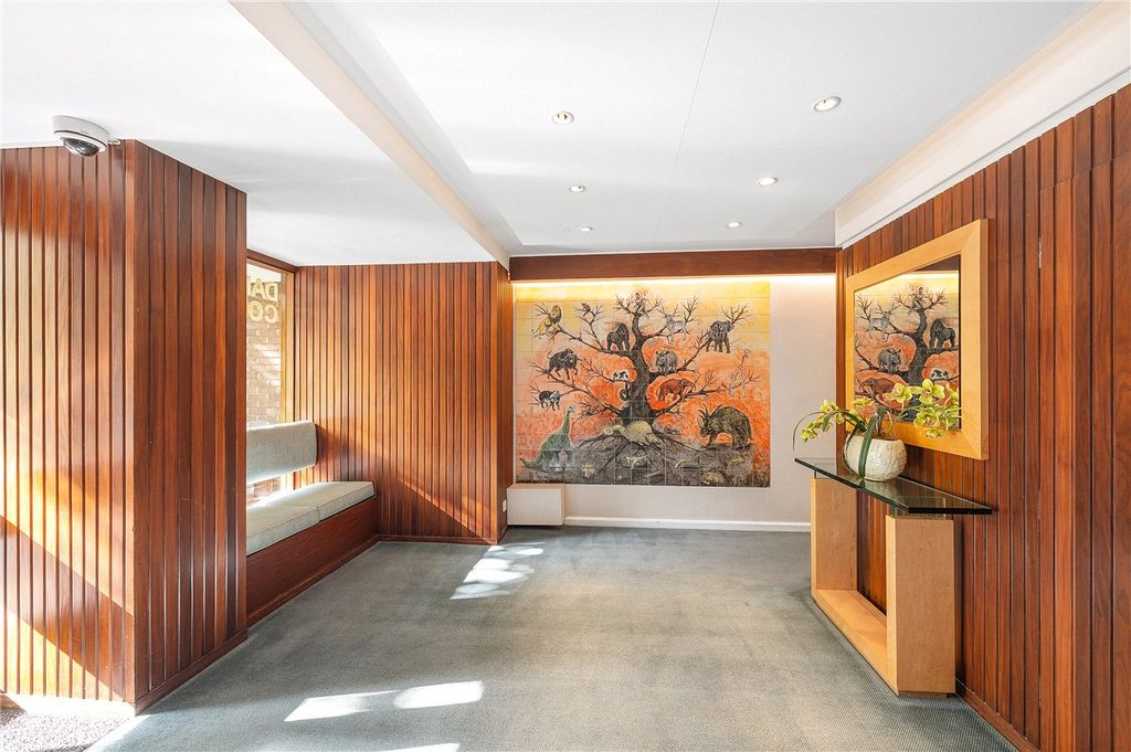 Property photo 2 of 14 Communal Parts