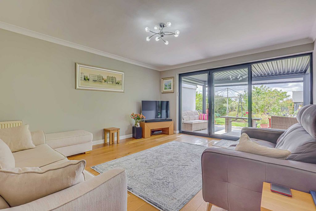 Property photo 2 of 39