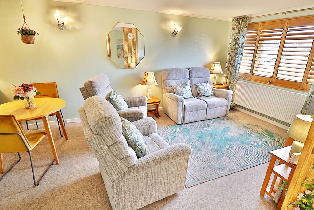 Property photo 3 of 11